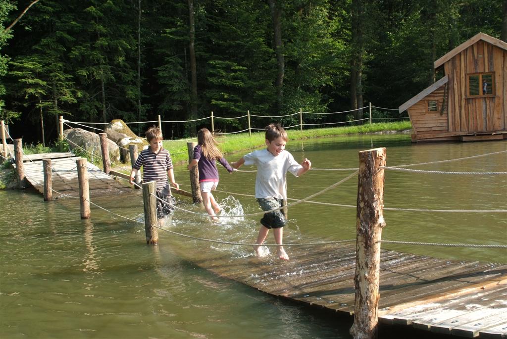 la-chapelle-aux-bois-la-ferme-aventure-parcours-pieds-dans-eau-1-m-laurent_Large