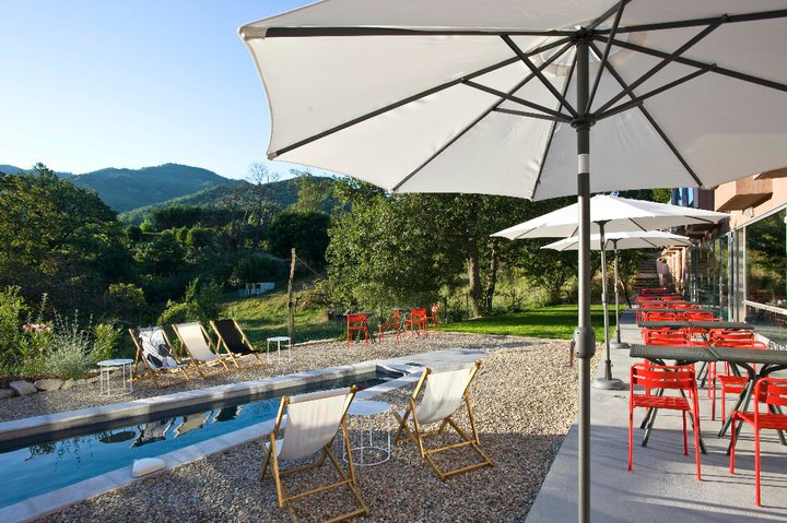 Piscine et Terrasse de l'Artemisia avec vue sur le maquis