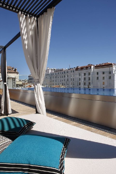 Five_Hotel&Spa copie-HD Piscine sur le toit de l'hotel Copyright_Marcel_Jolibois