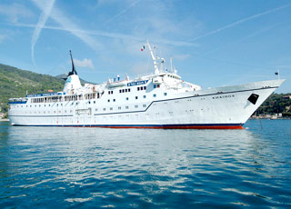 navireadriana_max14391.jpg