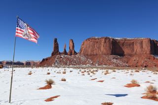 Arizona en hiver et Monument Valley sous la neige Monument_Valley_sous_la_neige_de_Arizona_en_hiver