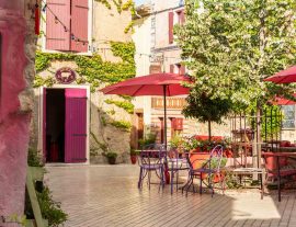 CASTIGNO, UN VILLAGE-HOTEL EN OCCITANIE