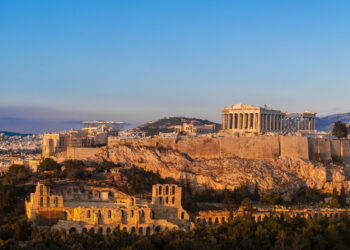 Vue du rocher de l'Acropole à Athènes en Grèce, ruines de temples s