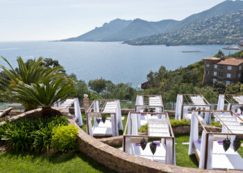LE TIARA YAKTSA, UN BALCON SUR LA MEDITERRANEE