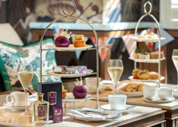 Une table dressée pour le Tea Time pour le jubilé de la Reine Elisabeth à Londres