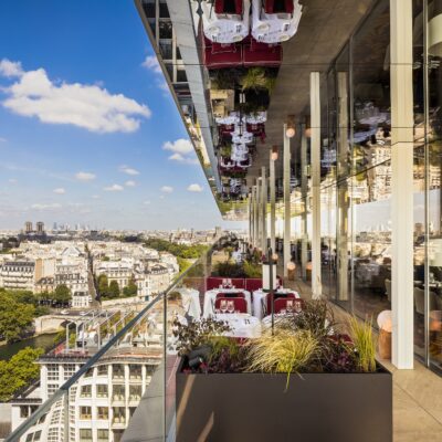 La Terrasse de Bonnie avec vue sur les toits et la Tour Eiffel, l'une des adresses à tester pendant le fashion week de Paris