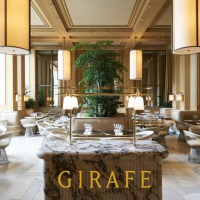 Déjeuner à Paris dans un restaurant vue Tour Eiffel