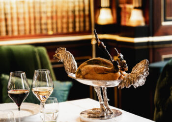 LA TRADITION PALACE A LA RESERVE PARIS