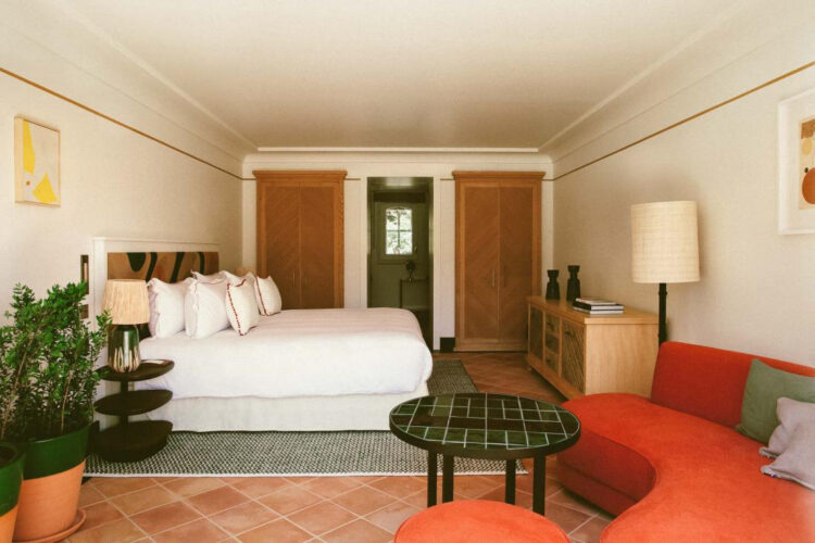le Lou Pinet, hotel cinq etoiles a saint tropez sur la cote d azur